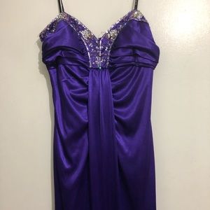 Purple strapless evening prom dress